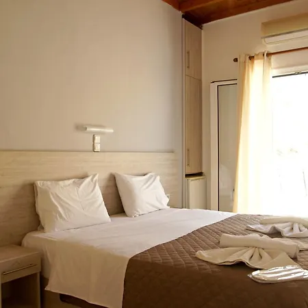 Hotel αnna 2*